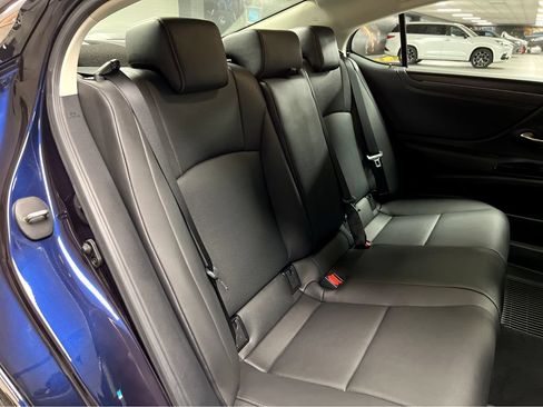 Certified 2025 Lexus ES 350 w/ Premium Package FWD image 23