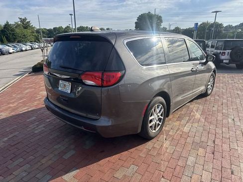 Used 2023 Chrysler Voyager LX FWD image 14