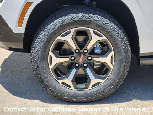 New 2026 GMC Yukon AT4 AWD/4WD image 7