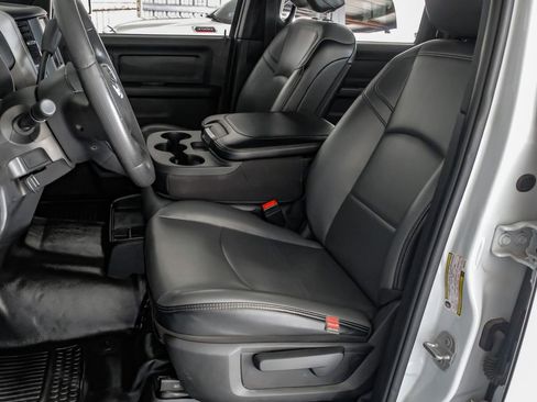 Used 2024 RAM 3500 Tradesman w/ Chrome Appearance Group image 30