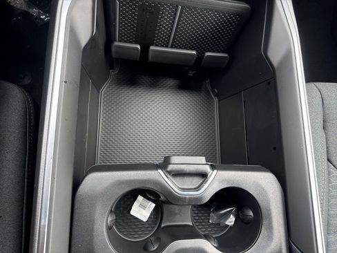 New 2026 RAM 1500 4x4 Crew Cab image 30