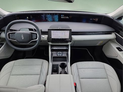 New 2026 Lincoln Nautilus Premier AWD/4WD image 10