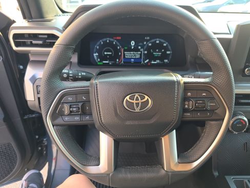 Used 2026 Toyota Tacoma TRD Off-Road AWD/4WD image 19