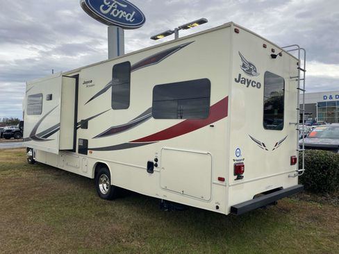 Used 2016 Ford E-450 and Econoline 450 Super Duty w/ Motorhome Prep Package image 4