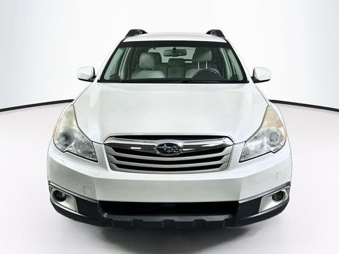 Used 2011 Subaru Outback 2.5i Premium w/ All-Weather Pkg AWD/4WD image 5