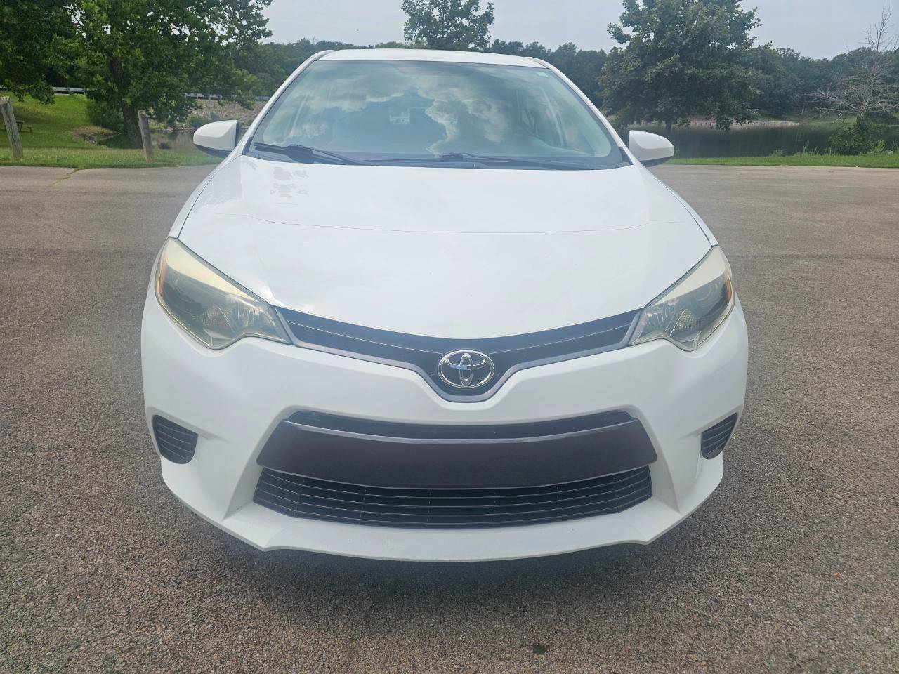Used 2015 Toyota Corolla LE FWD image 12