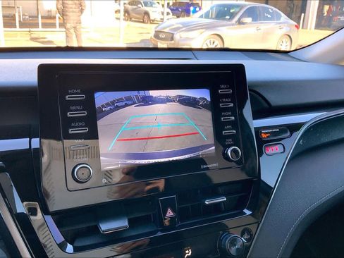 Used 2022 Toyota Camry SE image 25