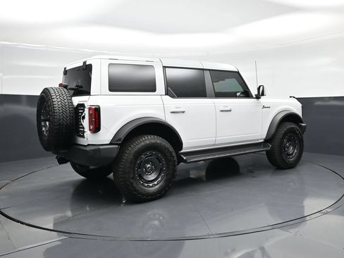 Used 2025 Ford Bronco Outer Banks w/ Sasquatch Package AWD/4WD image 24