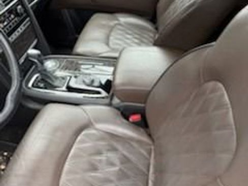 Used 2022 Nissan Armada Platinum w/ Captain's Chairs Package RWD image 4