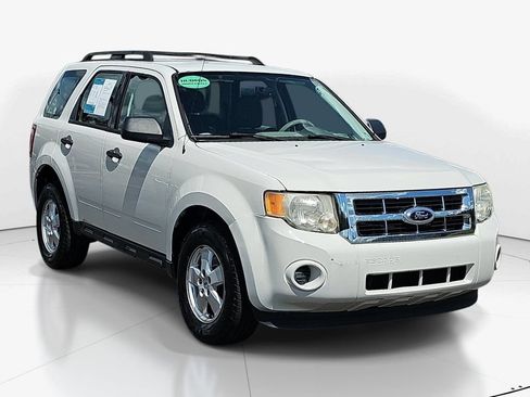 Used 2012 Ford Escape XLS FWD image 4