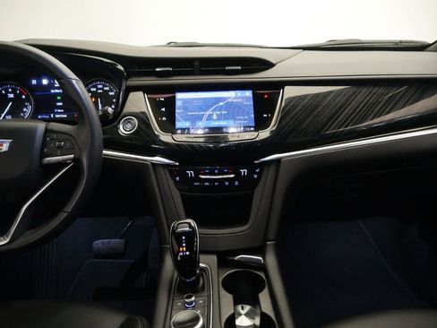 Used 2024 Cadillac XT6 Premium Luxury w/ Technology Package image 39