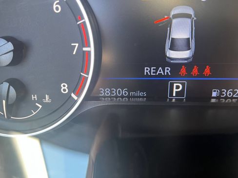 Used 2025 Nissan Altima 2.5 SV FWD image 40