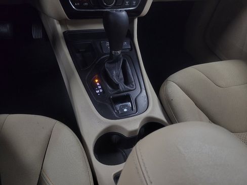Used 2020 Jeep Cherokee Latitude FWD image 26