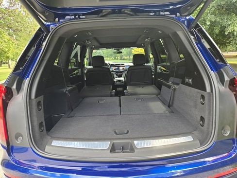 Used 2025 Cadillac XT6 Premium Luxury image 8