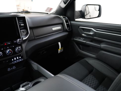 New 2026 RAM 1500 Big Horn AWD/4WD image 13