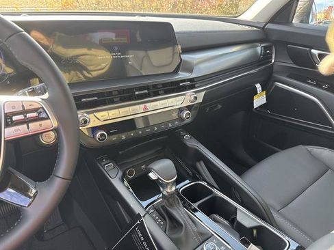 New 2025 Kia Telluride S image 13