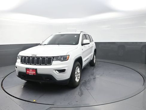 Used 2019 Jeep Grand Cherokee Laredo AWD/4WD image 36