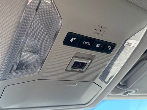 Used 2021 Toyota RAV4 XLE image 28