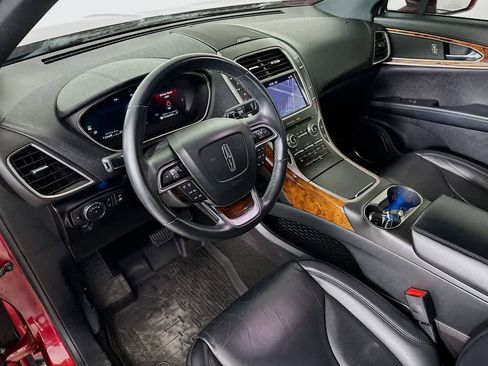 Used 2019 Lincoln Nautilus Select image 2