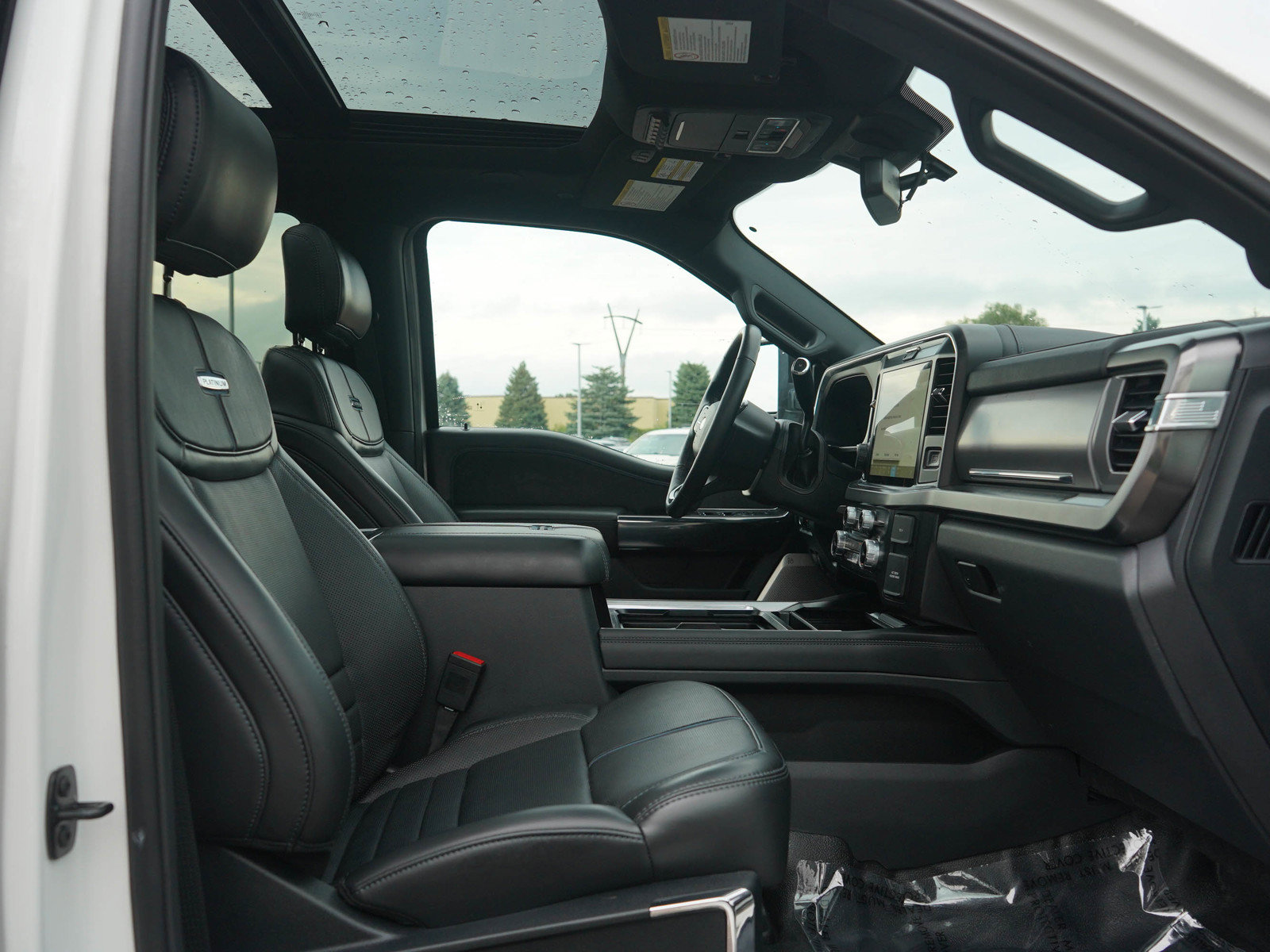 Used 2025 Ford F350 Platinum AWD/4WD image 12