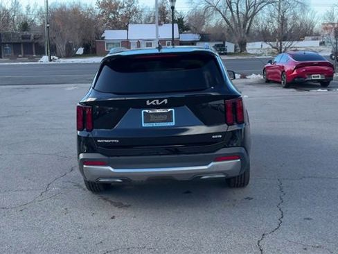Certified 2025 Kia Sorento EX w/ EX Panoramic Sunroof Package image 6