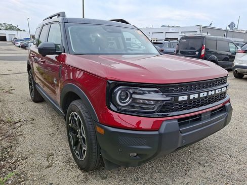 Used 2025 Ford Bronco Sport Outer Banks w/ Outer Banks Tech Package+ AWD/4WD image 3