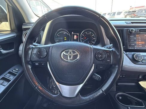 Used 2017 Toyota RAV4 XLE AWD/4WD image 20