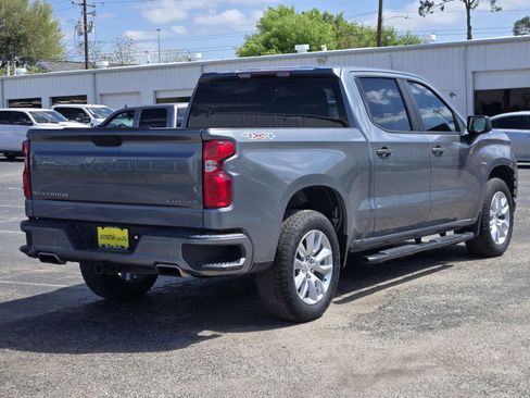 Used 2020 Chevrolet Silverado 1500 Custom w/ Custom Value Package image 8