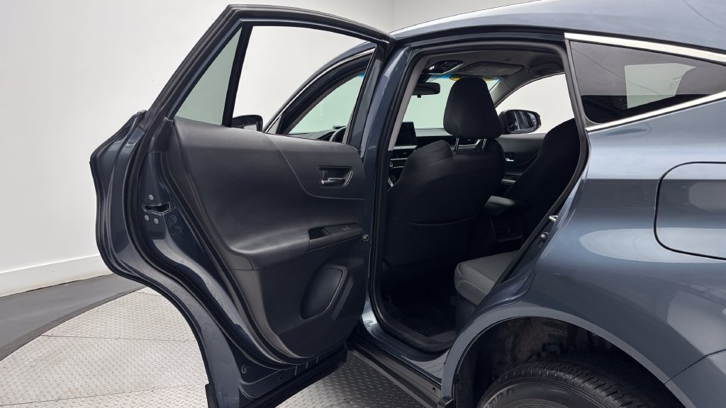 Certified 2023 Toyota Venza LE AWD/4WD image 32