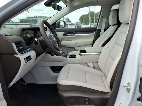 New 2026 GMC Terrain Denali w/ LPO, Floor Liner Package image 18