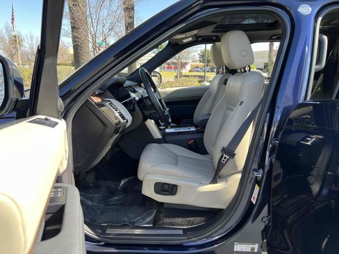 Used 2019 Land Rover Discovery HSE image 39