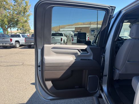 Used 2025 Chevrolet Silverado 3500 LTZ w/ LTZ Plus Package AWD/4WD image 15
