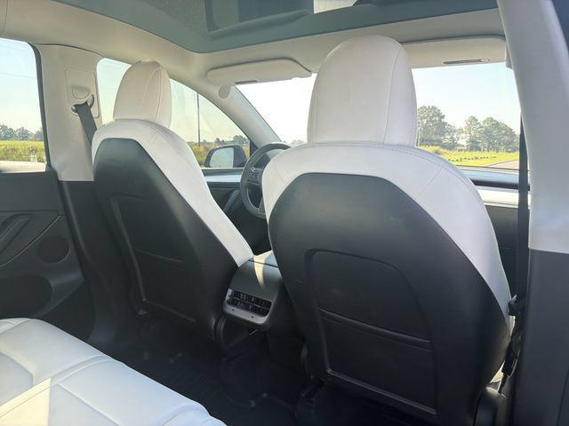 Used 2023 Tesla Model Y Long Range AWD/4WD image 18