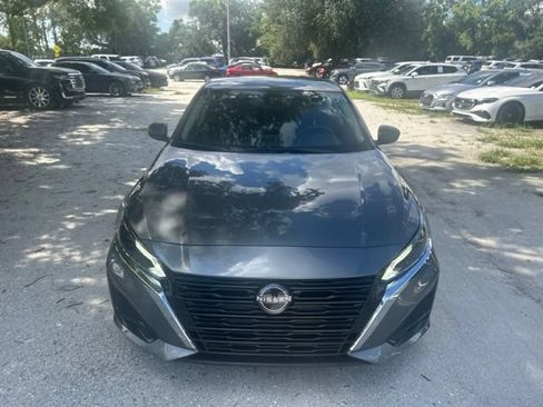 Used 2025 Nissan Altima 2.5 SV FWD image 15