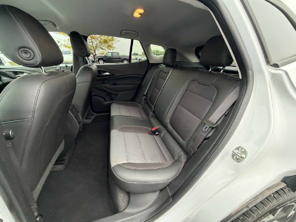 Used 2025 Chevrolet Trax LT FWD image 20
