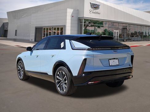 New 2026 Cadillac Lyriq Sport w/ LPO, Floor Liner Package AWD/4WD image 4
