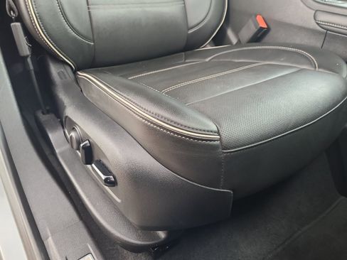 Used 2023 GMC Acadia Denali FWD image 30