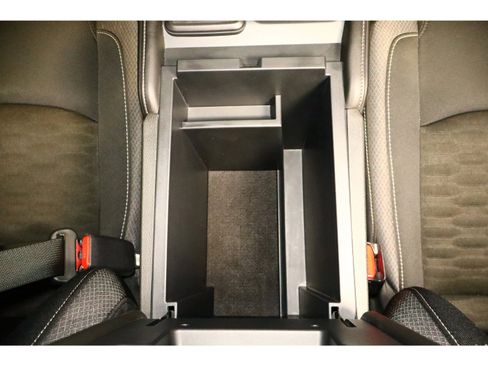 Used 2024 Nissan Pathfinder S image 30