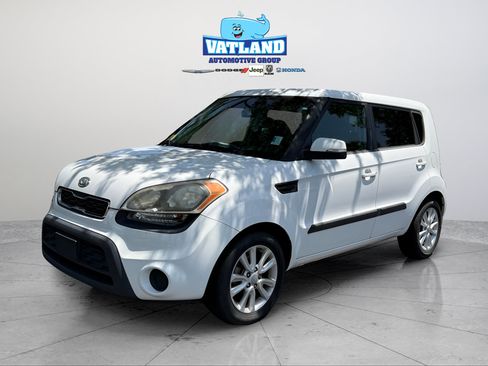 Used 2012 Kia Soul + w/ Audio Pkg FWD image 20