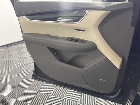 Used 2021 Cadillac XT6 Premium Luxury FWD image 11