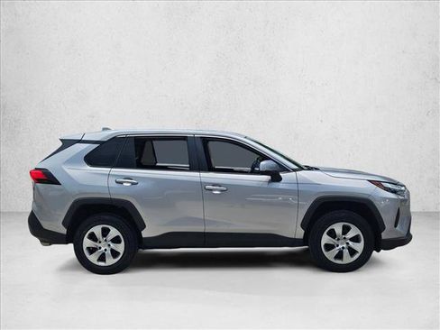 Used 2023 Toyota RAV4 LE FWD image 4