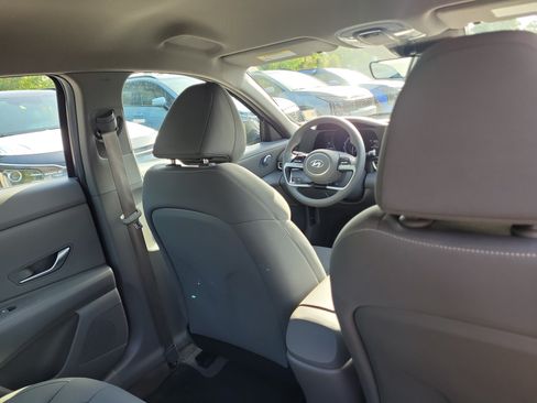 Used 2023 Hyundai Elantra Blue FWD image 13