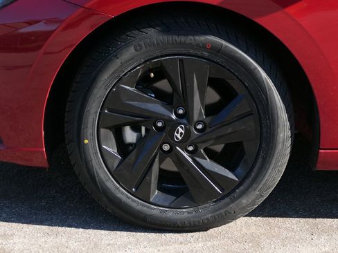 Certified 2023 Hyundai Elantra SEL image 10