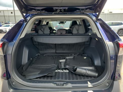 Used 2025 Toyota RAV4 XLE AWD/4WD image 8