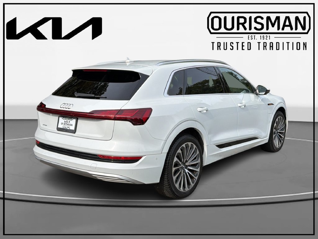 Used 2019 Audi e-tron Prestige w/ Prestige Package AWD/4WD image 4