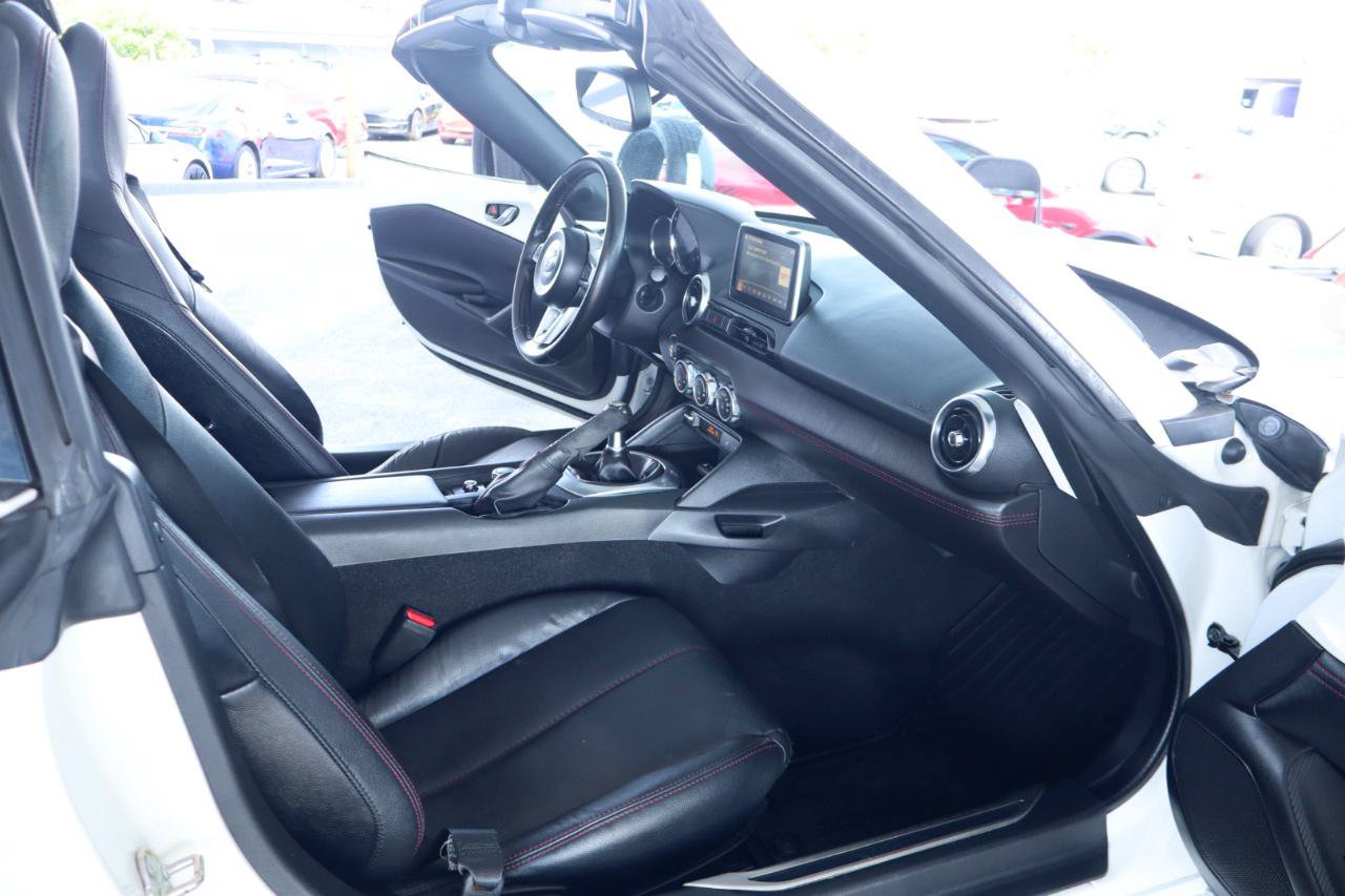 Used 2017 MAZDA MX-5 Miata RF Grand Touring RWD image 36