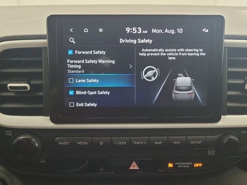 Used 2023 Hyundai Venue Limited FWD image 25