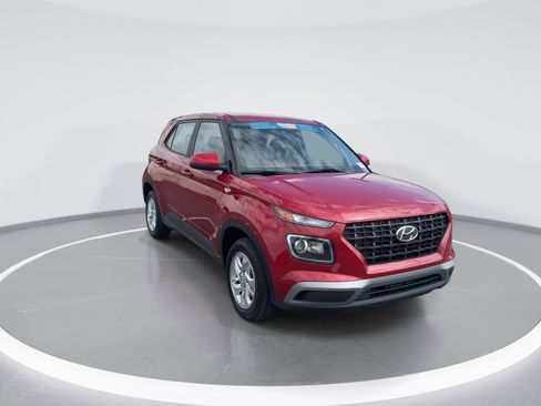 Used 2022 Hyundai Venue SE w/ Cargo Package image 2