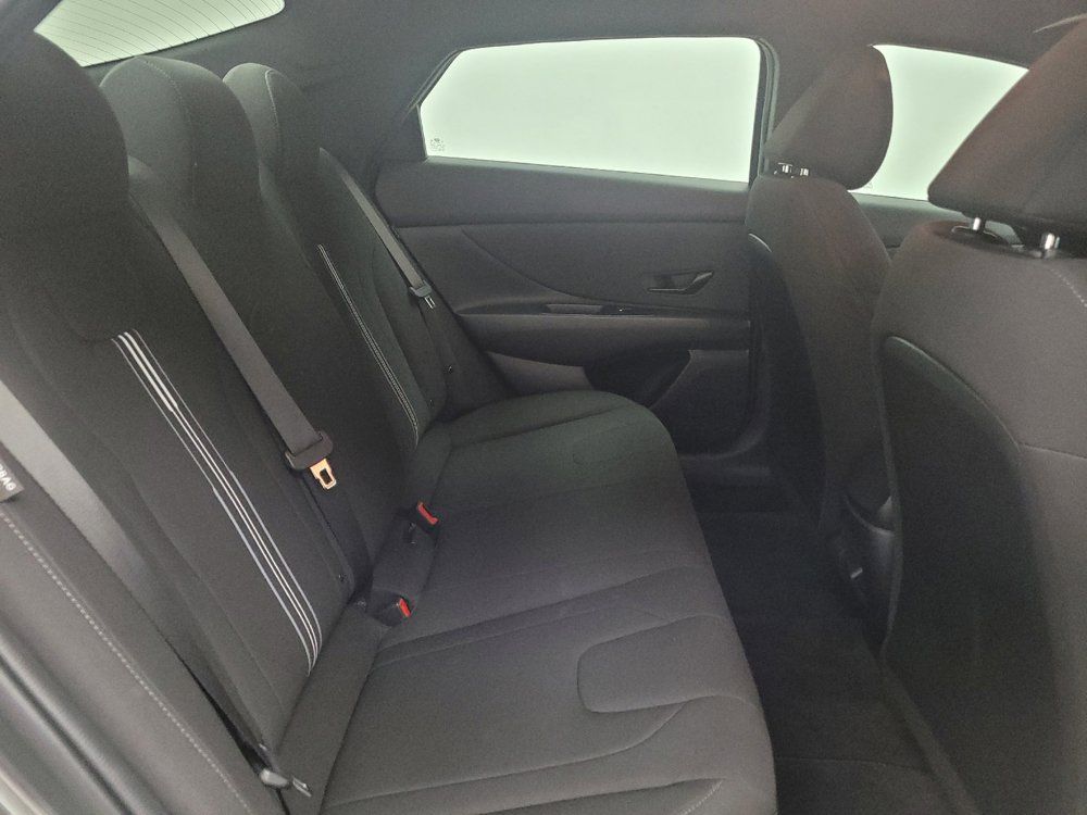 Used 2025 Hyundai Elantra Sport FWD image 19