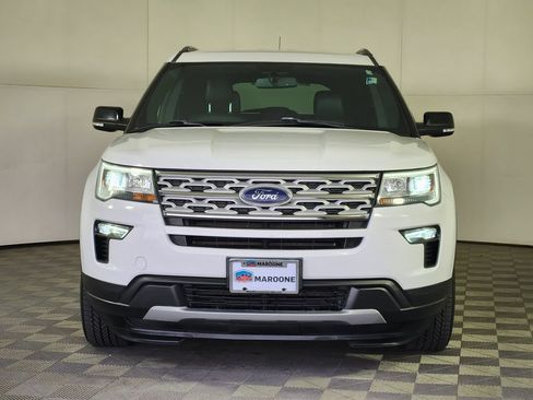 Used 2018 Ford Explorer XLT w/ Equipment Group 201A AWD/4WD image 2